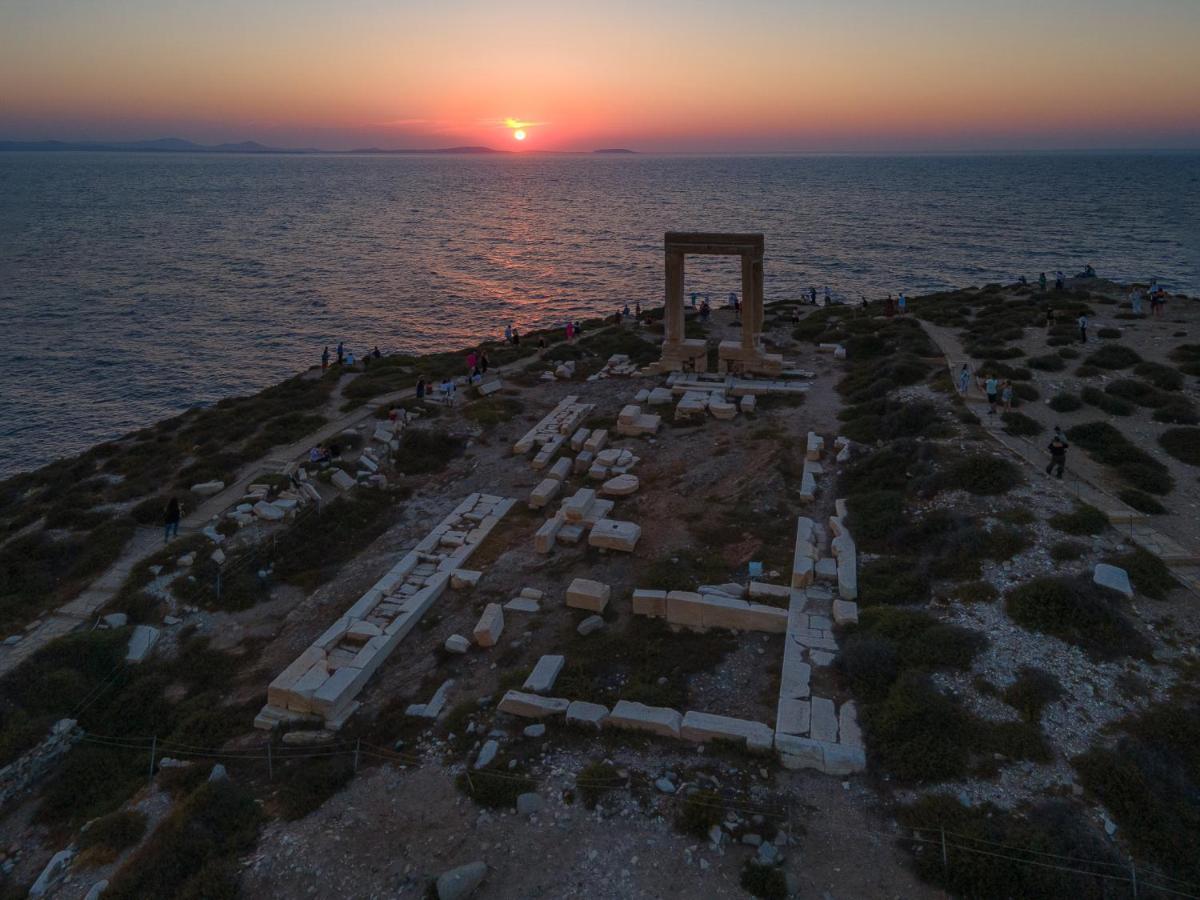 Portara Seaside Luxury Suites Naxos City Екстер'єр фото