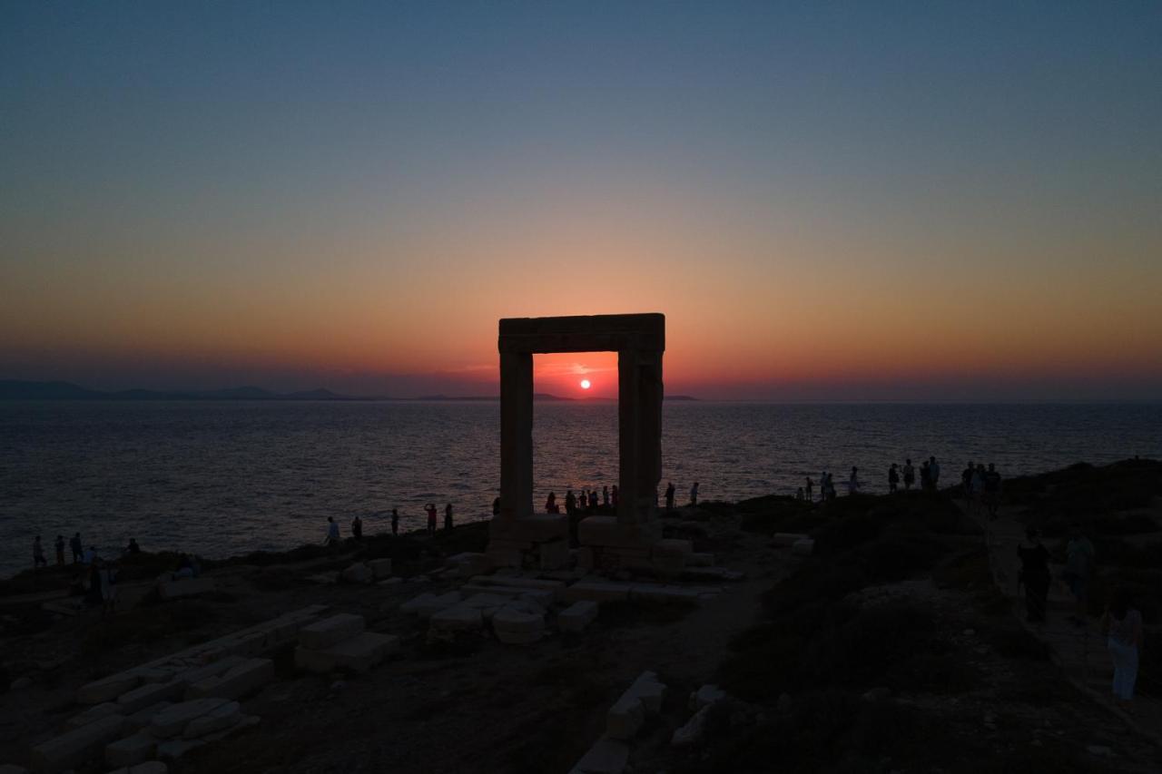 Portara Seaside Luxury Suites Naxos City Екстер'єр фото