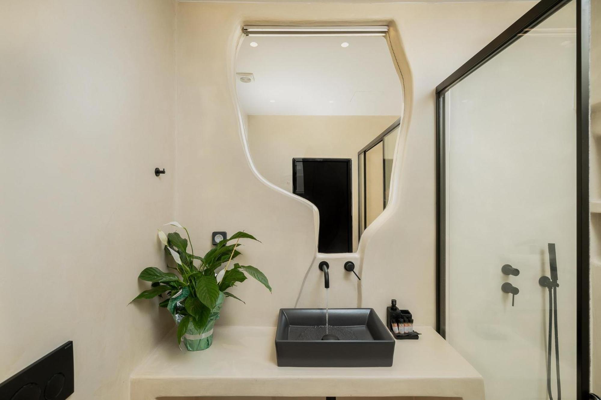 Portara Seaside Luxury Suites Naxos City Екстер'єр фото
