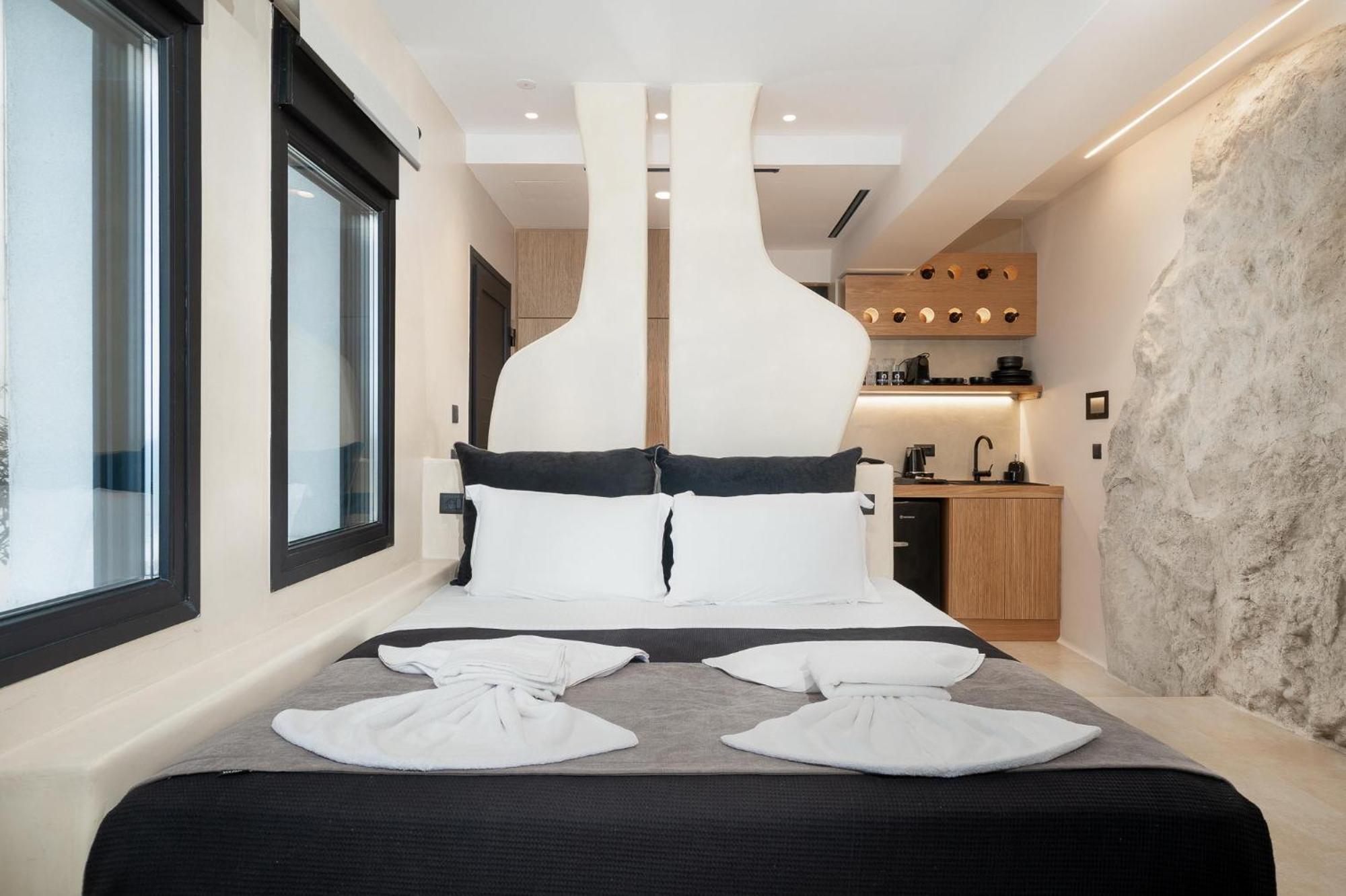 Portara Seaside Luxury Suites Naxos City Екстер'єр фото