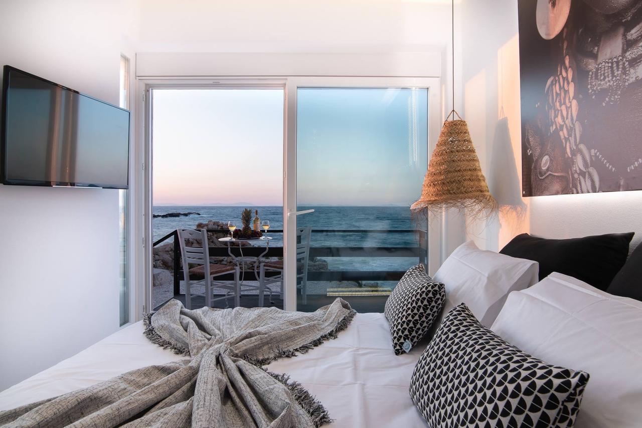 Portara Seaside Luxury Suites Naxos City Екстер'єр фото